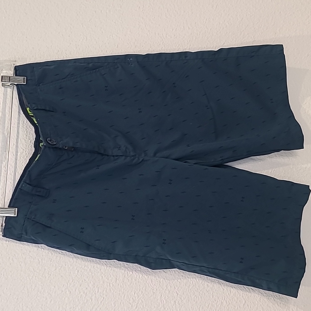 Under Armour board shorts youth size XL blue